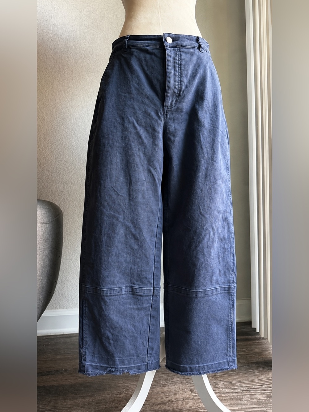 Everlane Barrel Leg Pants Size 12 Blue Gray Wide Leg Cropped Raw Hem